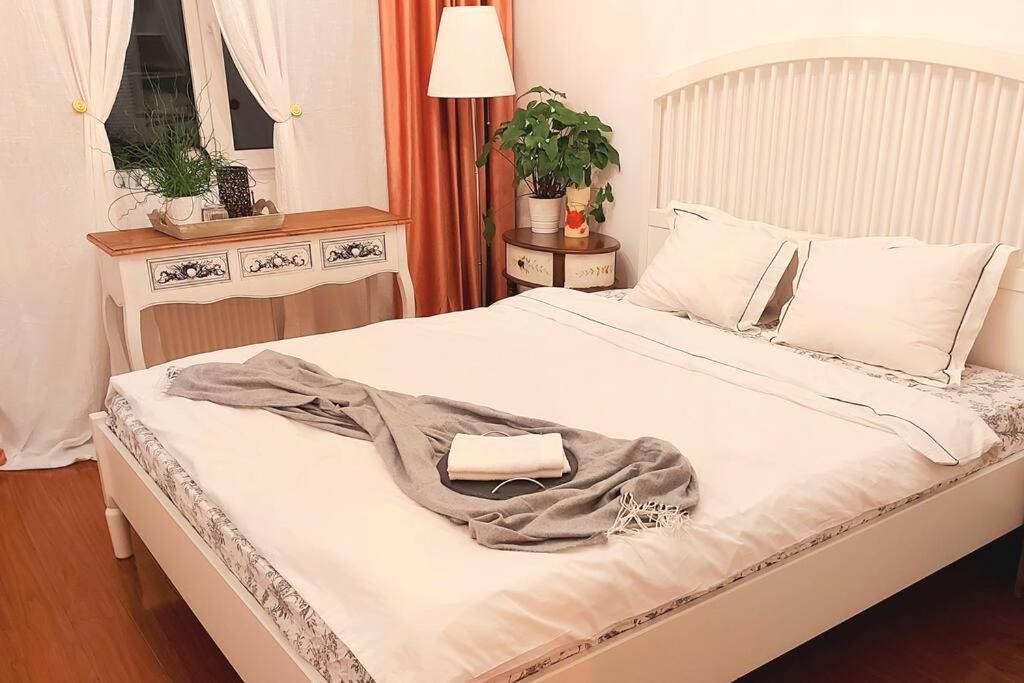 Cosy Boutique 61 Sqm Apartment - Private Parking - Ten Blocks Residence Bükreş Dış mekan fotoğraf