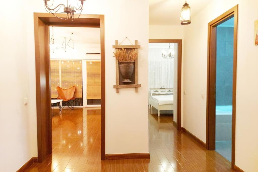 Cosy Boutique 61 Sqm Apartment - Private Parking - Ten Blocks Residence Bükreş Dış mekan fotoğraf